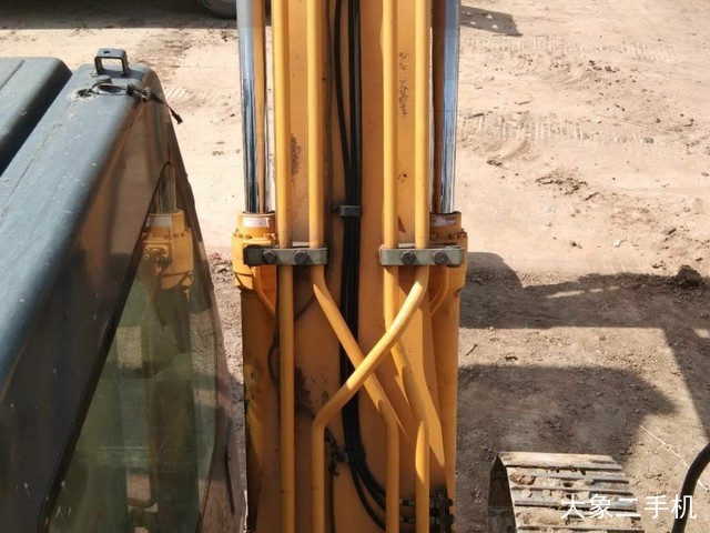 现代 R110-7 挖掘机