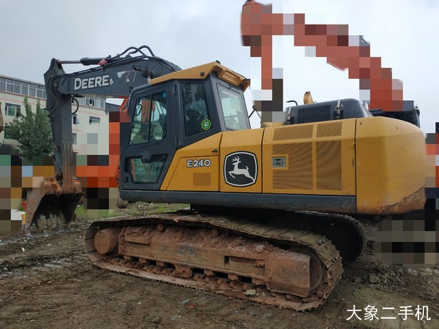 约翰迪尔 E210 LC 挖掘机