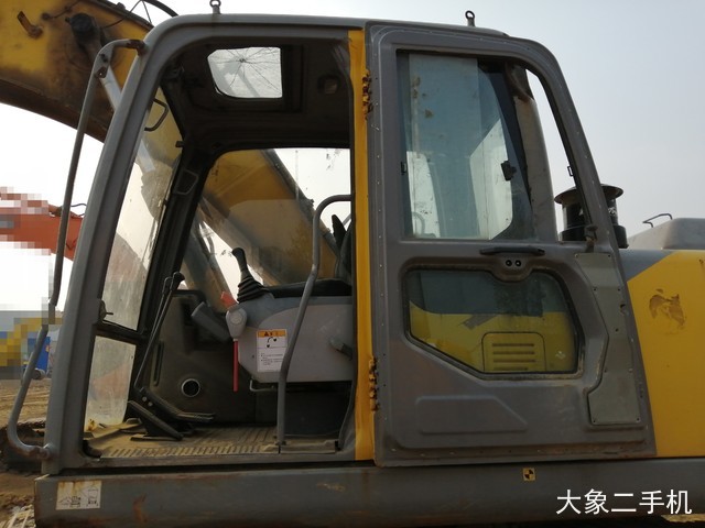 徐工 XE215D 挖掘机