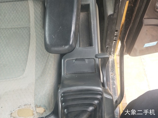 卡特彼勒 323DL 挖掘机