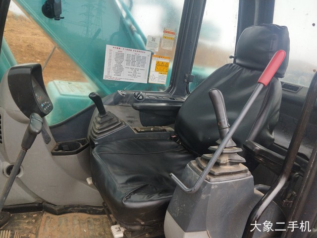 神钢 SK260LC-8 挖掘机