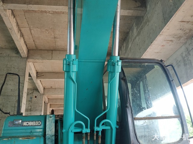 神钢 SK260LC-8 挖掘机