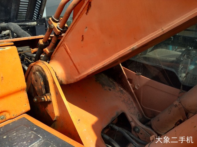 斗山 DX260LC 挖掘机