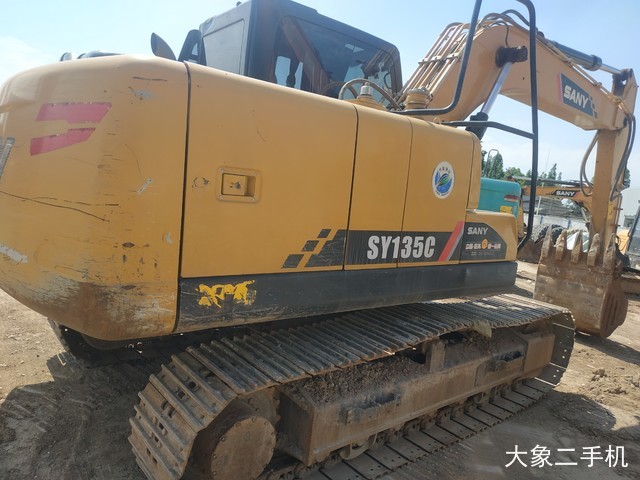 三一重工 SY135C-8 挖掘机