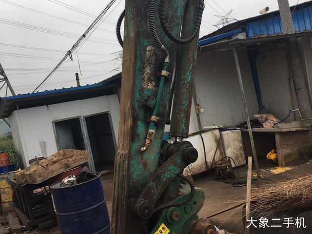 神钢 SK55-C 挖掘机