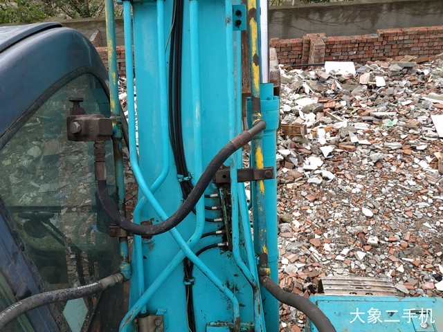 神钢 SK130-8 挖掘机