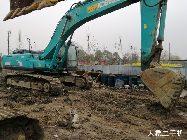 神钢 SK350LC-8 挖掘机