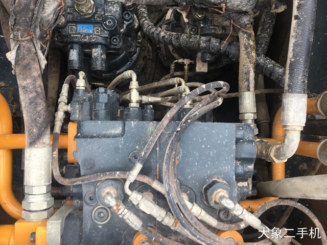 现代 R485LVS 挖掘机