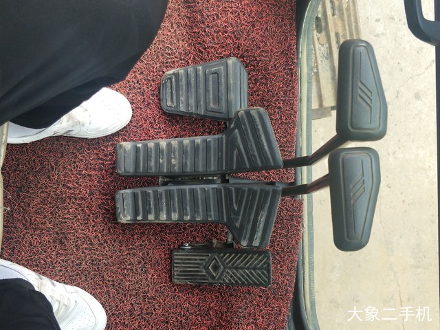 三一重工 SY215C-9 挖掘机