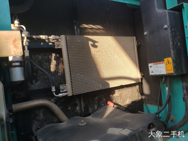 神钢 SK200-8 挖掘机