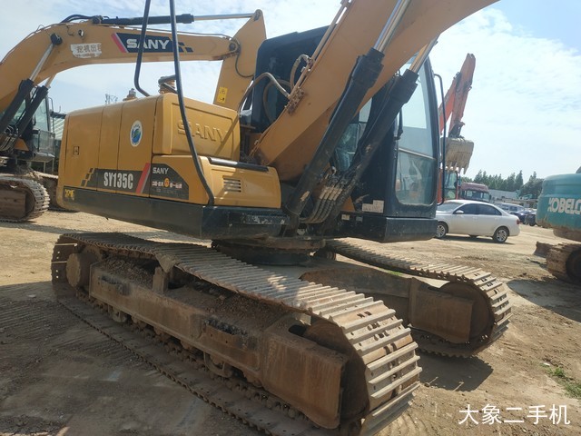 三一重工 SY135C-8 挖掘机