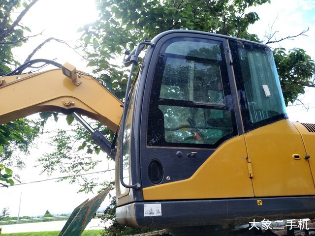 徐工 XE75D 挖掘机