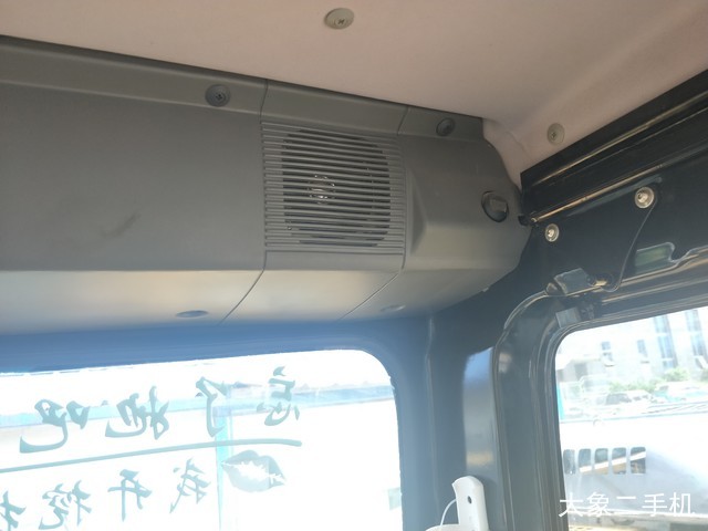 三一重工 SY215C-9 挖掘机