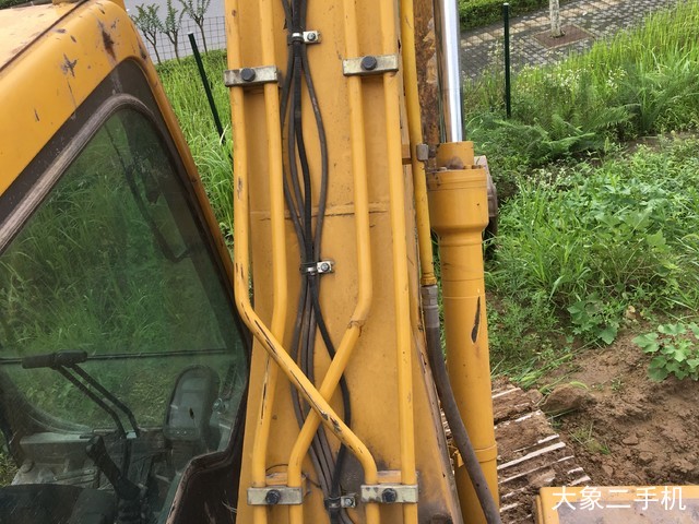 山东临工 LG6135E 挖掘机