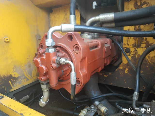 沃尔沃 EC240B 挖掘机