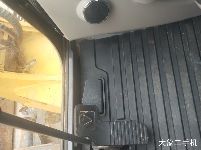 徐工 XE60 挖掘机