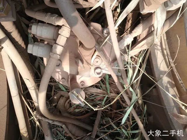 山东临工 LG6150 挖掘机