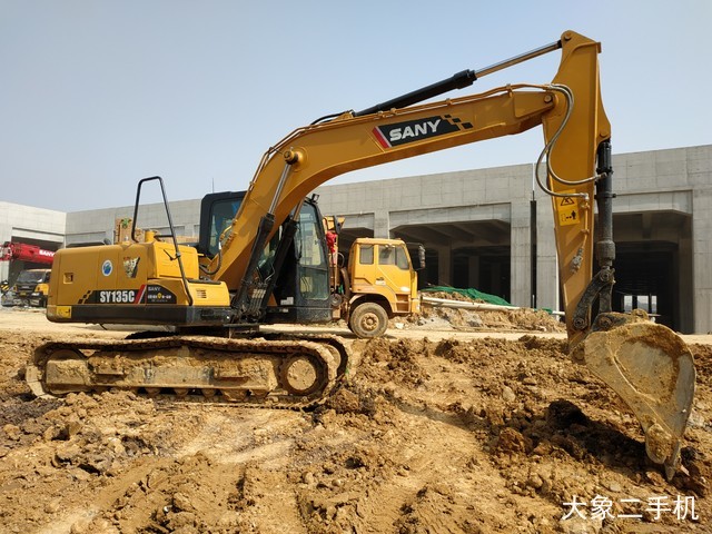 三一重工 SY135C 挖掘机