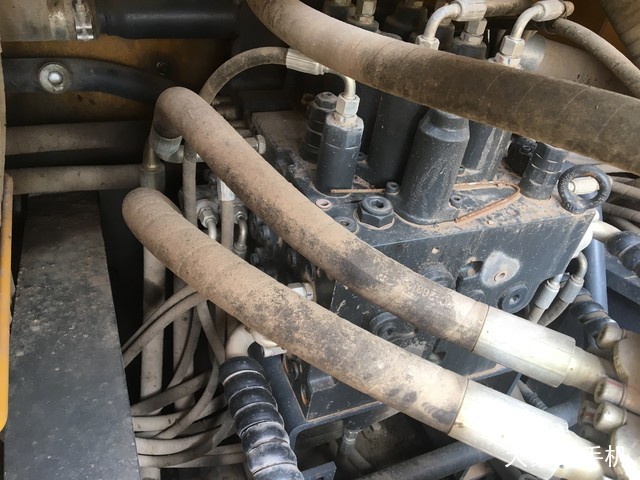 徐工 XE215D 挖掘机