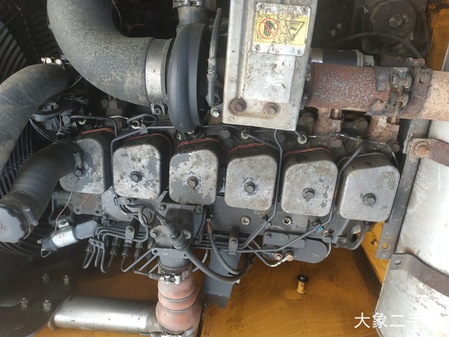 现代 R225LC-7 挖掘机