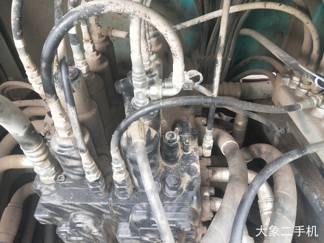 神钢 SK270D 挖掘机