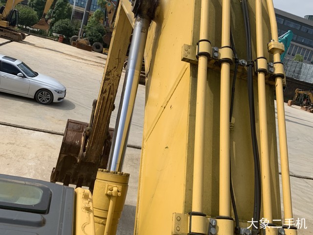 小松 PC240LC-8M0 挖掘机