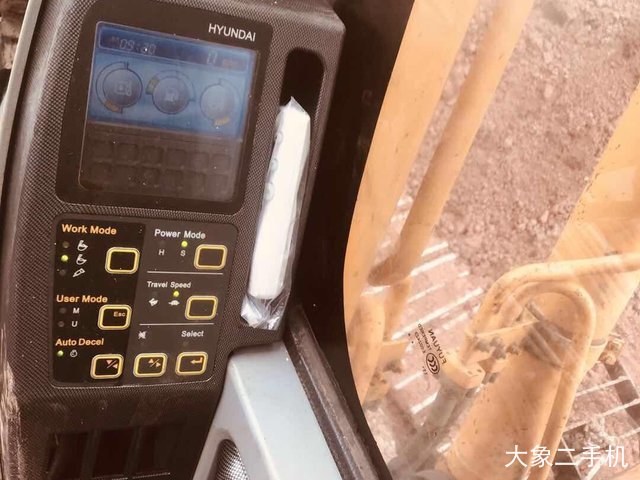 现代 R225LC-7 挖掘机