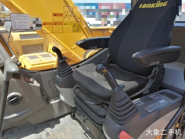龙工 LG6225 挖掘机