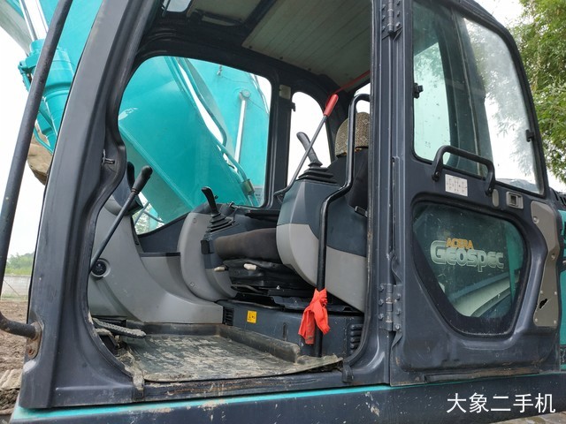 神钢 SK260LC-8 挖掘机