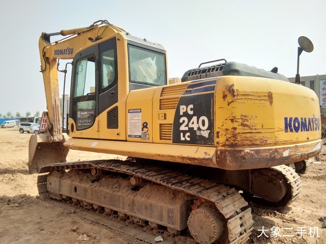 小松 PC210LC-8 挖掘机