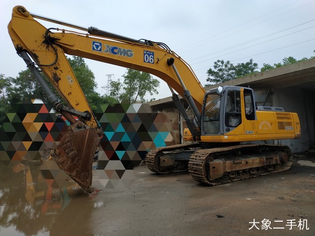 徐工 XE370CA 挖掘机