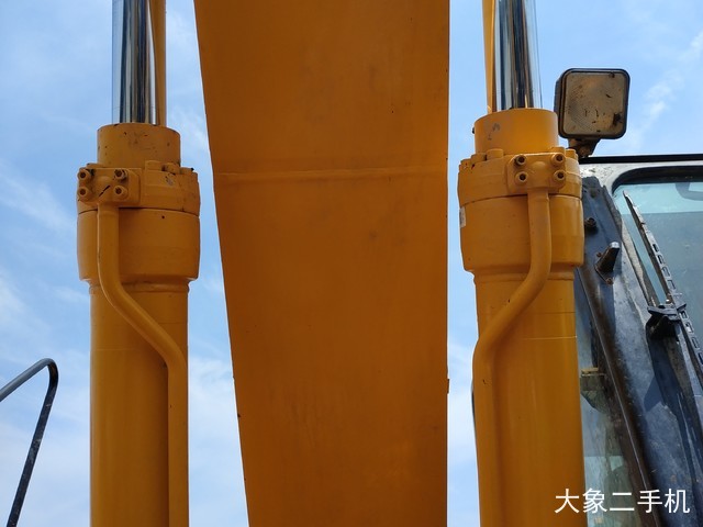 龙工 LG6245E 挖掘机