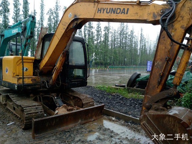 现代 R80-7 挖掘机