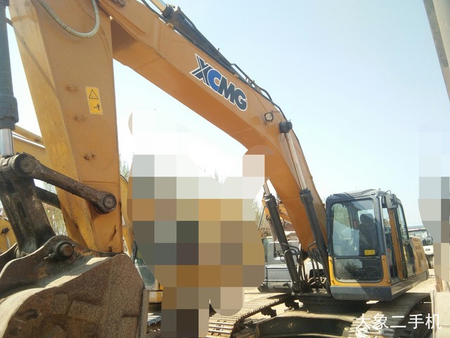 徐工 XE370CA 挖掘机