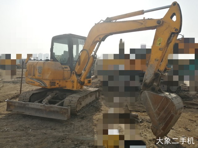 龙工 LG6060D 挖掘机