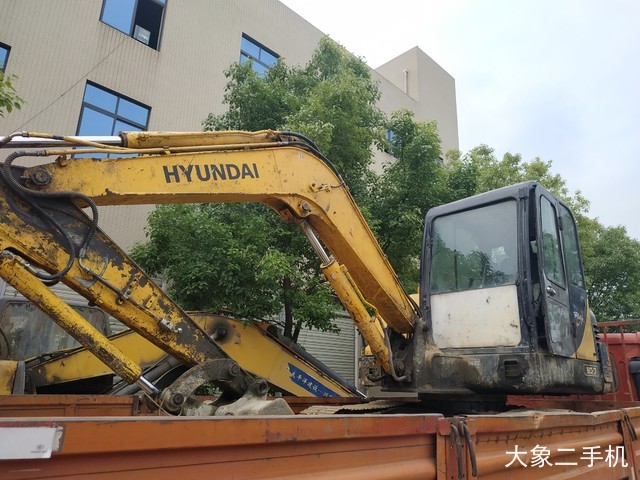 现代 R60-7 挖掘机