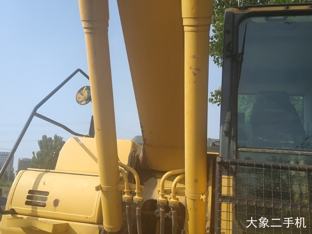 小松 PC200-8 挖掘机