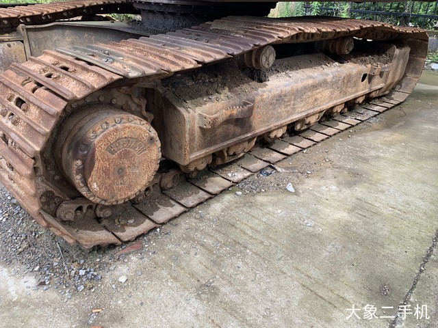 现代 R215-7C 挖掘机