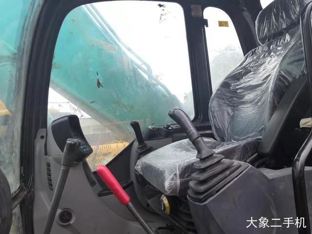神钢 SK260LC-8 挖掘机