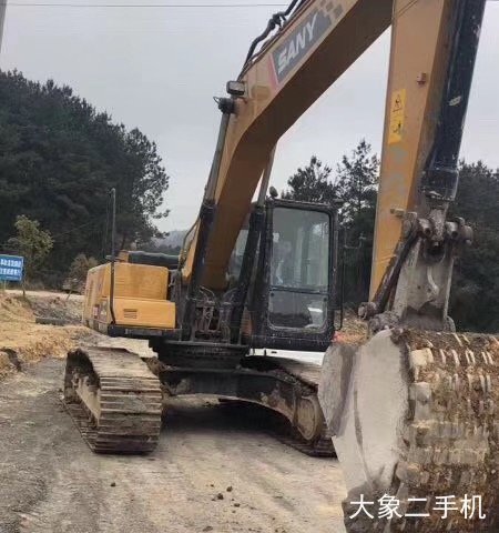 三一重工 SY215C-10 挖掘机