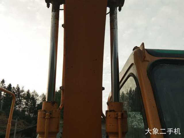 山东临工 E6135F 挖掘机