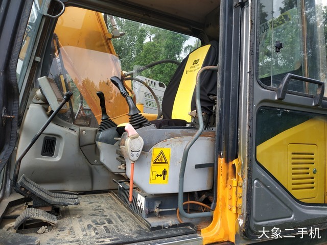 三一重工 SY135C 挖掘机