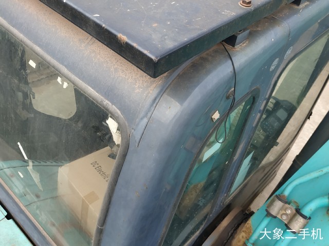 神钢 SK270D-8 挖掘机