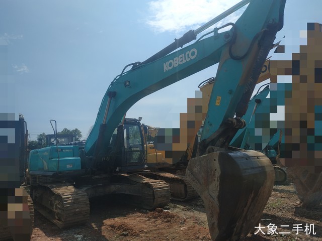 神钢 SK270D-8 挖掘机