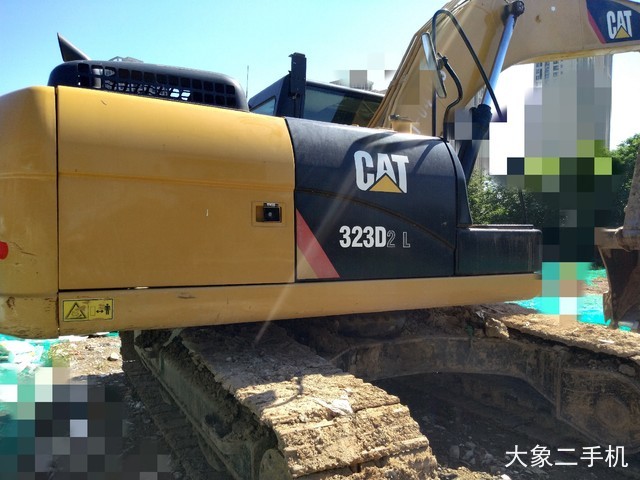 卡特彼勒 323D2L 挖掘机