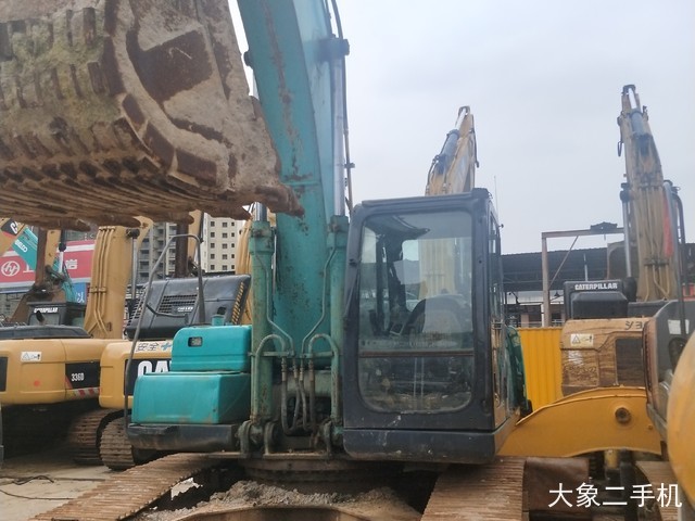 神钢 SK260LC-8 挖掘机