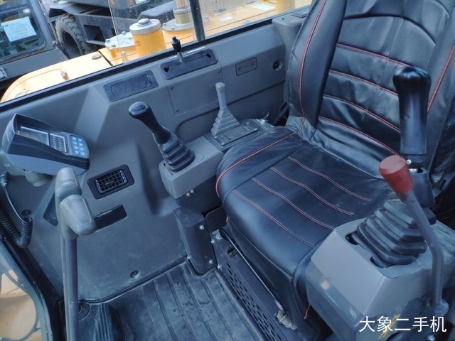 雷沃重工 FR60E 挖掘机