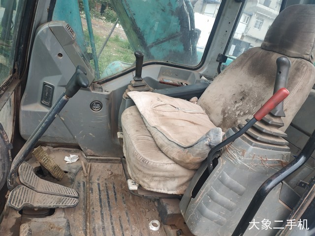 神钢 SK230LC 挖掘机