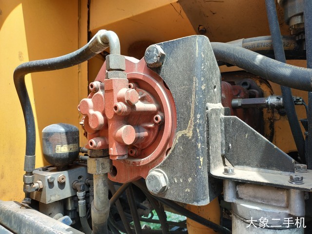 现代 R225LC-9 挖掘机