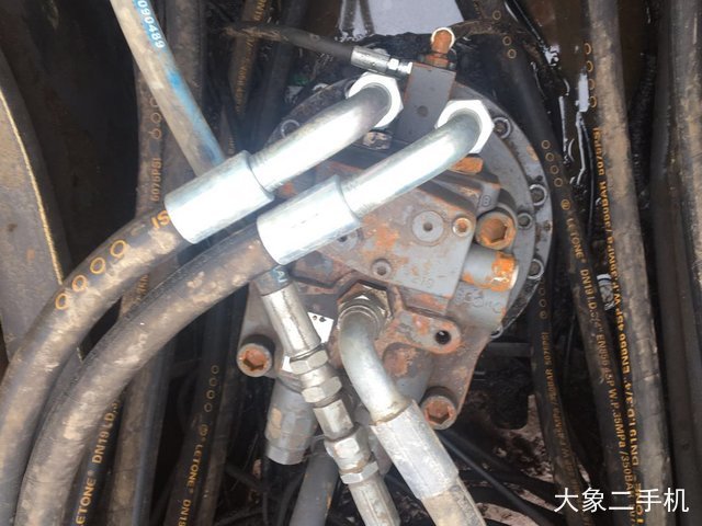 沃尔沃 EC210B 挖掘机